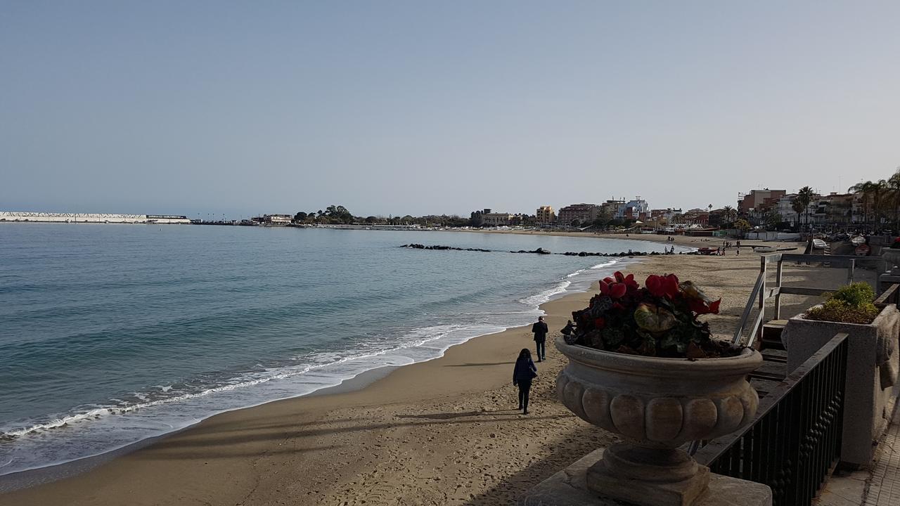 Ines Bed And Breakfast Giardini-Naxos Exterior foto