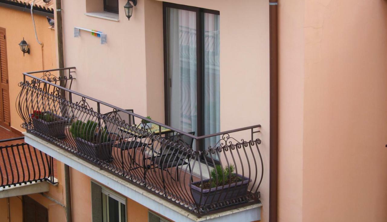 Ines Bed And Breakfast Giardini-Naxos Exterior foto